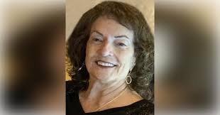 Heidi Oates's Instagram, Twitter & Facebook