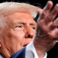 Amerikaans president Donald Trump dreigt met importtarieven van 100 procent  als BRICS-landen afstappen van dollar