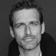 Alexi Lubomirski dodaje novu fotografiju.