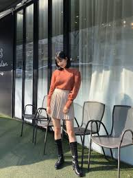 여자들은 제일 자신 있는 다리 부위나 노출부위를 인증해 보여주면서. April On Twitter Fashion Fashion Inspo Korean Fashion