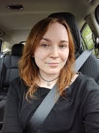 Stephanie Bellard's Instagram, Twitter & Facebook