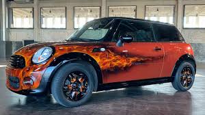 Eine autoversteigerung ist in jedem fall eine sehr dynamische verkaufsveranstaltung, bei der nicht selten persönliche preislimits überschritten werden und der meistbietende mehr. Biete Rostlaube Suche Traumauto Versteigert Ein Echtes Unikat Fur Bedurftige Kinder Wir Helfen Kindern