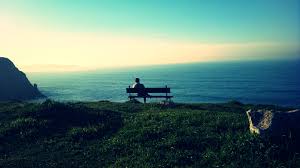 Un Hombre Sentado En Un Banco Observando El Mar Mientras El Tiempo Pasa La Vita E Tempo Asique Disfrutala Cada Segundo Natural Landmarks Landmarks Outdoor