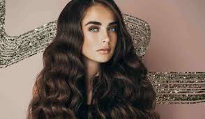 Le ragazze a pelo lungo e a pelo corto dovrebbero provare i colpi di sole al caramello o un colore di capelli caramello almeno una volta, il risultato supererà tutte le aspettative, davvero. Colori Di Capelli 2020 E Tempo Di Cioccolato E Caramello