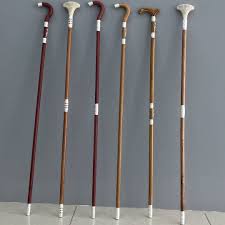 الخنجر الأنيق للفضة والهدايا on instagram عصي خشب راقية ومميزة بالفضة بأشكال جميلة متوفرة لدی الخنجر الأنيق خنجر وسط فوق 2 السعر 20 ريال عماني