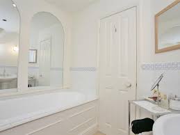 A new (8 years old) 5 bed 3 bath townhouse in award winning development aquarius in witney town centre (10 miles west of oxford). 2 Bedroom Flats To Rent Oxford Flats To Rent In Oxford Mitula Property