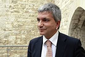 Can this gay, catholic poet and environmentalist challenge silvio berlusconi? L Ex Governatore Della Puglia Nichi Vendola Colpito Da Un Infarto