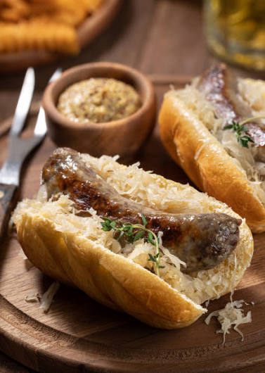 2,500+ Bratwurst Sauerkraut Stock Photos and Royalty-Free Pictures - iStock