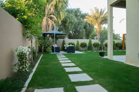 Saheel Villa De Hortus Landscaping Works Llc Moderno Homify Shed Landscaping Garden Shed Diy Front Yard Garden Design