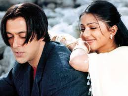Bu arada khushi, işlemediği suçlardan sessizce acı çekiyor. Bollywood This Week That Year Tere Naam And Salman Khan S Hair Raising Cut
