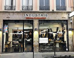* au delà de 20 klm d'arnas, 5 euros supplémentaires pour déplacements. Coiffeur Homme A Lyon Industrie Barbershop Coiffure Homme A Lyon