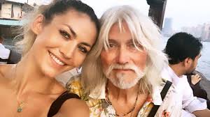 Siehe impressum german model, tv personality and mommy ‍‍ based in dubai youtube.com/c/fionaerdmannofficial. Familienbande Fiona Erdmann Brachte Ihren Vater Zum Modeln Promiflash De