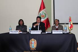 Treinta Diferencias y Similitudes Entre la UNCP y la UNSCH