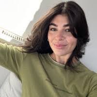 Tara Wise's Instagram, Twitter & Facebook