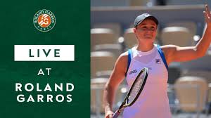No primeiro game, cometeu um erro não forçado e mais duas duplas faltas. Live At Roland Garros 3 Daily Show Roland Garros 2021 Youtube
