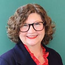 Luanne Lawrence's Instagram, Twitter & Facebook