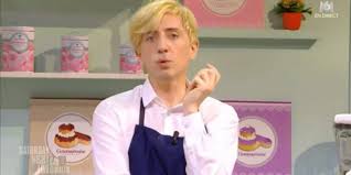 L'haltérophilie, le saut à la perche, la natation aquatique, le. Gad Elmaleh A T Il Plagie Le Sketch Du Blond Un Humoriste L Affirme