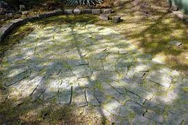 Flagstone patio ideas come with a porch which extends across a couple of sides. How To Build A Flagstone Patio Designs For Flagstone Patio
