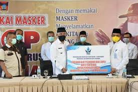 Pendampingan yang diberikan antara lain berupa bimbingan teknis dan manajemen sesuaipedoman, pendampingan proses tiap tahapan pelaksanaan, serta berkoordinasi dengan seluruh stakeholder di kecamatan, kabupaten dan. Bantu Penanggulangan Covid 19 Karyawan Pdam Padang Sisihkan Gaji Go Asianews