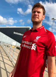 Lfc nike herren heimtrikot vapour 20 21 : Hinter Den Kulissen Das Liverpool Trikot 18 19 Sportmember De
