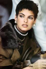 90s Actress With Short Black Hair Linda Evangelista 90s Supermodel Icon Short Hair Ideas Linda Evangelista Short Hair Styles 80s Makeup
