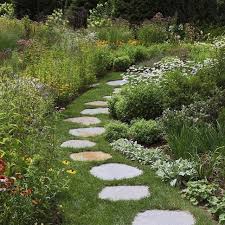 Love The Simple Way This Goshen Stone Path Separates The Meadow Garden From The More Formal Perennial Garden Meadow Garden Parterre Garden Stone Garden Paths
