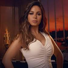نقدم لكم صور نسرين امين 2020 ، تعد من أهم ممثلات الجيل الحالي، فهي من مواليد مدينة القاهرة بعام 1984، حبها الشديد للفن دفعها للدخول إلى كلية الفنون التطبيقية قسم دعاية وإعلان، ولكنها رغبت في الدخول إلى عالم التمثيل، لذلك انتسبت إلى استوديو الممثل، وأخذت. Nesreen Amin Nesreenamin Twitter