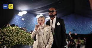 Madonna: Innige Fotos mit jüngerem Freund sorgen für Schlagzeilen - Imagen principal del artículo