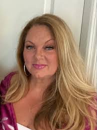 Tara Lightner's Instagram, Twitter & Facebook