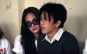 Dia mengawali kariernya menjadi model iklan dan catwalk. Ariel Peterpan Tahu Semua Tentang Luna Maya Tribunnews Com Mobile