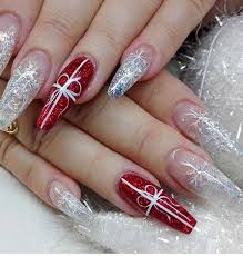 Red And White Ombre Christmas Inspired Nails Christmas Nails Christmas Nail Art Designs Xmas Nails These days there are so many cool nails color combos that is may be quite confusing what to come up with next.