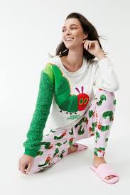 Find top songs and albums by peter alexander, including lasst uns froh und munter sein (medley), mahamrtyunjaya mantra (om triyambakam) [feat. Very Hungry Caterpillar Takes A Bite Out Of Peter Alexander The Bugg Report