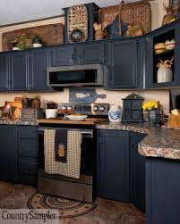 See more ideas about primitive kitchen, country kitchen, primitive decorating country. Country Sampler Magazine On Instagram Don T Give Up On Infusing A Kitchen With Primitive Style Just Bec Farmhouse Kitchen Design Kitchen Plans Kitchen Design