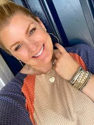 Andrea Kitchens's Instagram, Twitter & Facebook