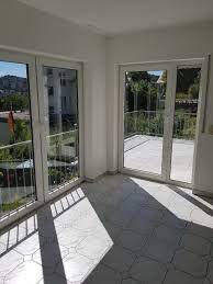 Es handelt sich um eine gepflegte eigentumswohnung in der größe von knapp 81 qm, 3 zkb, einbauküche, balkon, im wohnbereich liegt ein eichenparkettboden, küche und bad sind mit terrakottafliesen ausgestattet. 3 Zimmer Wohnung Zu Vermieten Am Stadtwald 40 57072 Siegen Siegen Wittgenstein Kreis Mapio Net