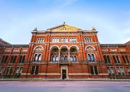 Go into kira's loungeroom and interact with the tv. Best Things To See At The Victoria And Albert Museum In One Day