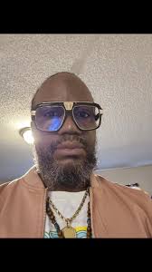 Menelik Brown El Bey