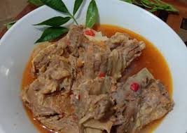 Itu menu yang saya dapatkan sore itu. Cara Mengolah Pindang Tulang Sapi Dg Daun Kedondong Resep Enyak
