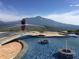 Di subang, terdapat kawasan pemandian air panas ciater yang sering menjadi incaran wisatawan. Mau Berenang Air Hangat Di Malang Ke Sini Saja Ongis Travel