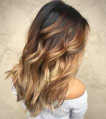 Tout savoir sur le balayage des cheveux doctissimo. Balayage Caramel Pour Donner De L Eclat A La Chevelure Foncee