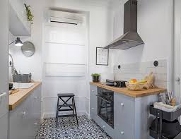 Küçük mutfak tasarım hilelerine başvurduktan sonra, kalabalığı unutabilirsiniz. Dar Ve Kucuk Mutfak Modelleri Dekor Ekrani