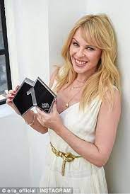 Kylie ann minogue é uma cantora, compositora e atriz, natural de melbourne, austrália. Kylie Minogue Proves Herself Ageless Jean Paul Gaultier Birthday Snap Daily Mail Online