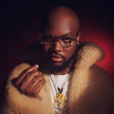 X-এ King Promise: "kindly tune in to GH One 📺. About to go