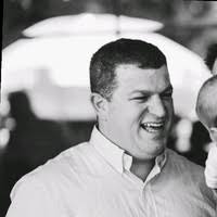 2600+ perfiles de «Azulay»