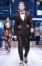 He is an actor and writer, known for luis miguel: Dolce Gabbana Rtw Fall Winter 2017 Milan Fashionably Male