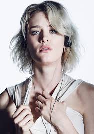 Fan Casting Mackenzie Davis as Black Canary in Zack Snyder's The Knightmare  Day