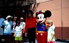 Global Mj Disney Day 2019 Photo Gallery Michael And Disneyland Michael Jackson Rare Photos Of Michael Jackson Micheal Jackson