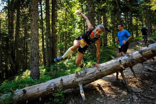 Uludağ Premium Ultra Trail için geri sayım başladı! ⛰️⁣ ⁣ 17-19 Temmuz'da Uludağ (2543 m)'ın eşsiz doğasında, ritmini zirveye taşıyacağın büyük mücadele seni bekliyor.⁣ ⁣ Nefesini hazırla, enerjini topla; bu yolculukta her