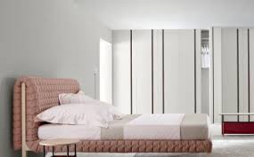 The quilting, the very heart of ligne. Ruche Bed Nach Ligne Roset Archello