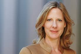 Meet Handsome Dan XIX! Today, Yale welcomes the 19th in the line of mascots  dating back to at least 1890. The “dream assignment” of being Handsome  Dan's handler goes to alumna Kassie